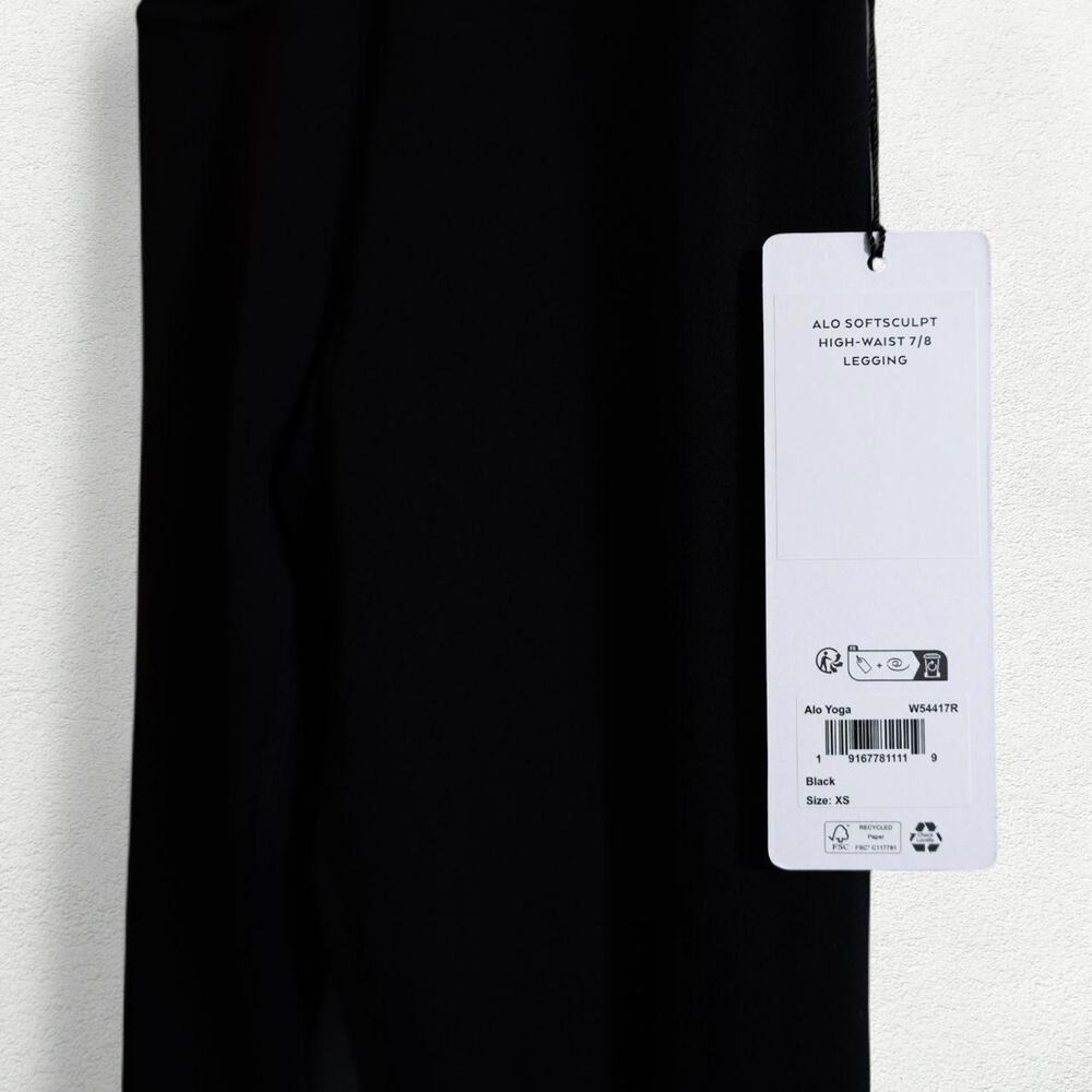 Alo Yoga Softsculpt High-Waist 7/8 Legging in Black - Picture 3 of 8